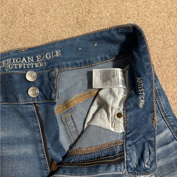 American Eagle Artist Crop Distressed Capri - Picture 2 of 3